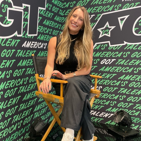 🎥🌎✨HIATUS✨❤️🎥 - Picture 1 of 5